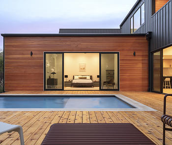 Sliding door 